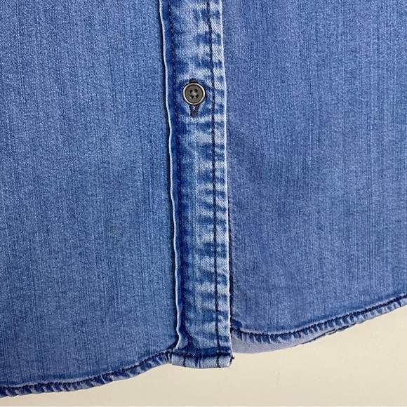 GAP Maternity Denim Womens Soft Distressed Button Up w/ pockets Size Small - Picture 5 of 11